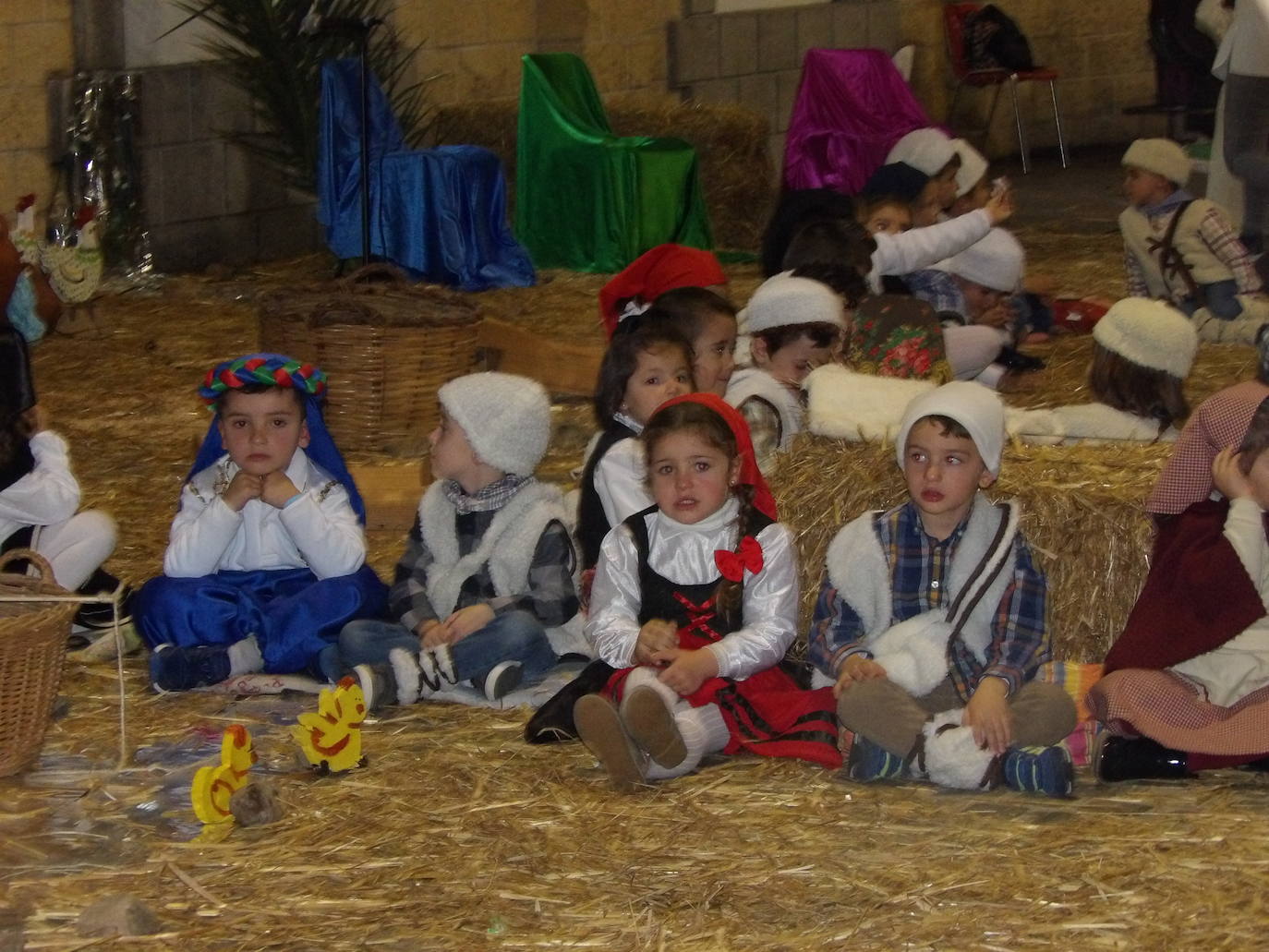 El Nacimiento ha estado acompañado por un grupo de 'angelitos' 