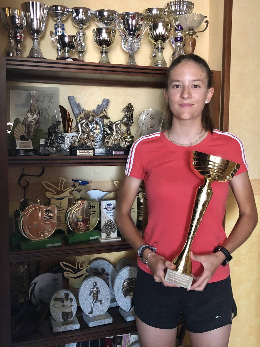 «Sacrifico mucho tiempo de mi familia y amigos para estudiar y competir»