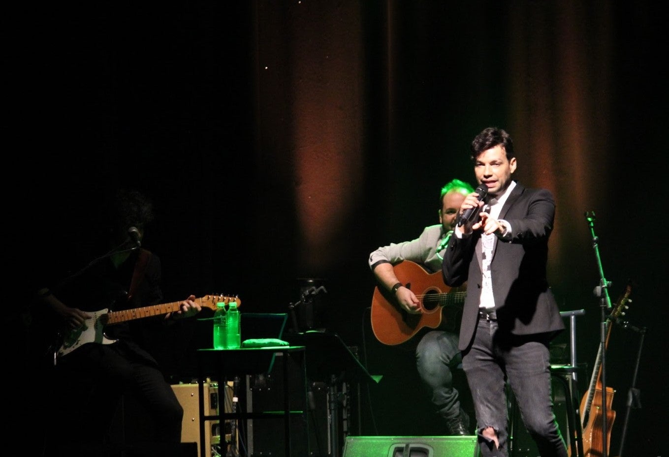 Paco Arrojo cautivó al público quintanense con canciones 'de toda la vida'