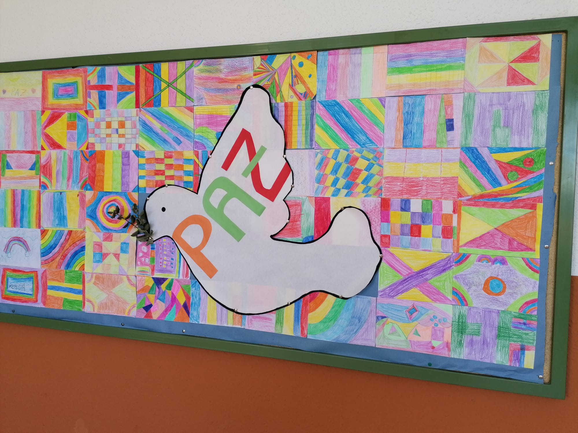 Mural realizado por los alumnos del edificio de La Carretera 