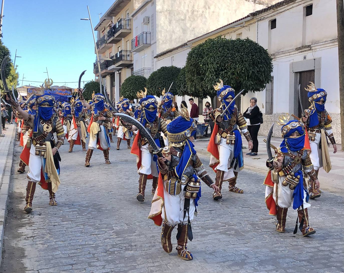 Fotos: El desfile de adultos hace brillar las calles de Quintana