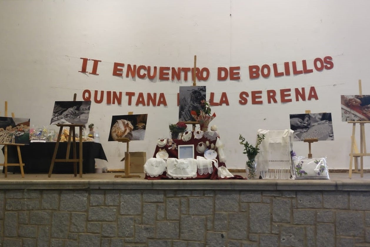 La muestra expuesta en el escenario de la carpa 