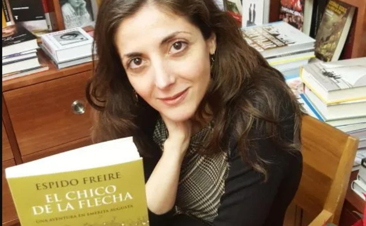 Espido Freire con su novela 'El chico de la flecha' 