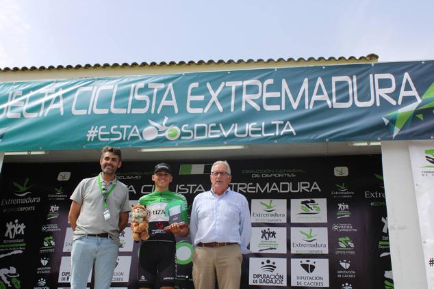 Fotos: Quintana se vuelca con los ciclistas de la Vuelta Extremadura