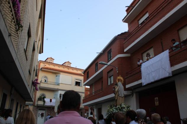 Fotos: Centenares de vecinos acompañaron a la Virgen del Carmen en su regreso al camino de Zalamea