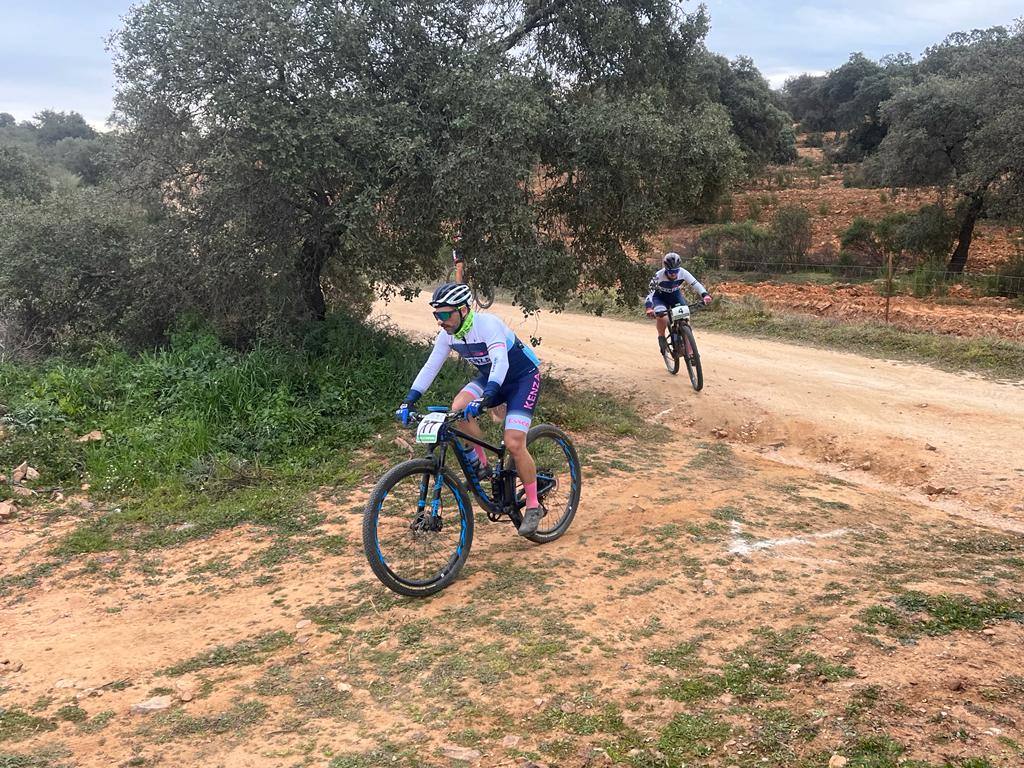 Un centenar de ciclistas se atrevieron con la Extrema Puerto la Cabra en su XX aniversario