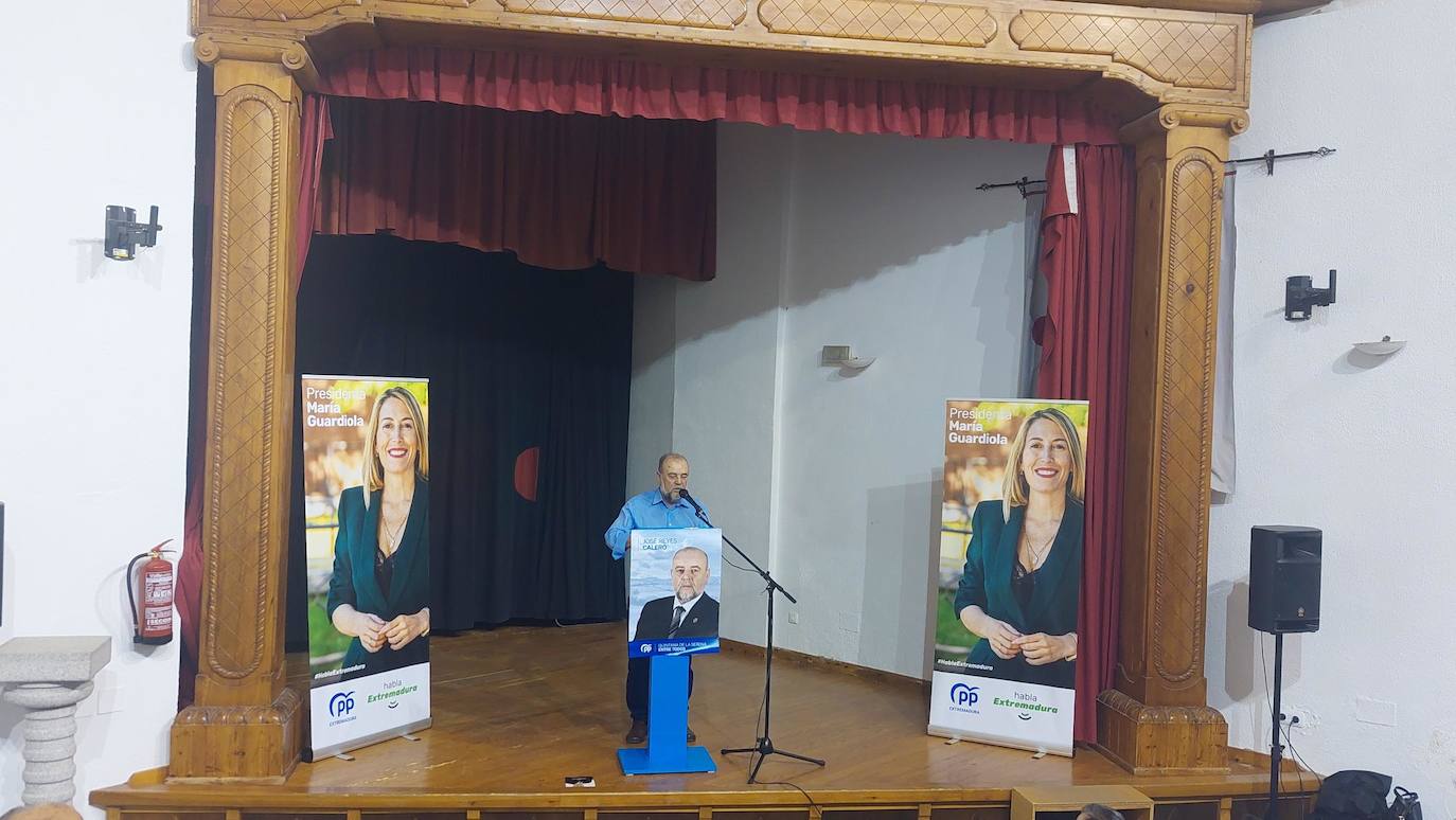 José Reyes Calero, candidato del PP a la alcaldía de Quintana, presenta su programa electoral