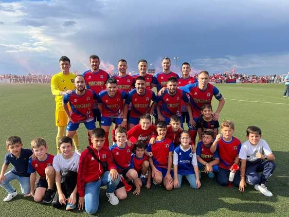 El CD Quintana cierra una temporada histórica a las puertas del ascenso