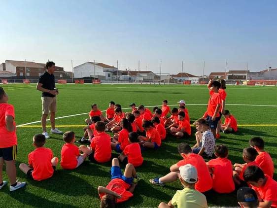 El Campus Lolo Cartón recibe la visita de Patri, segundo entrenador del CF Getafe