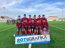El CD Quintana Juvenil golea a la Academia Extremadura 'B' y mantiene la primera posición