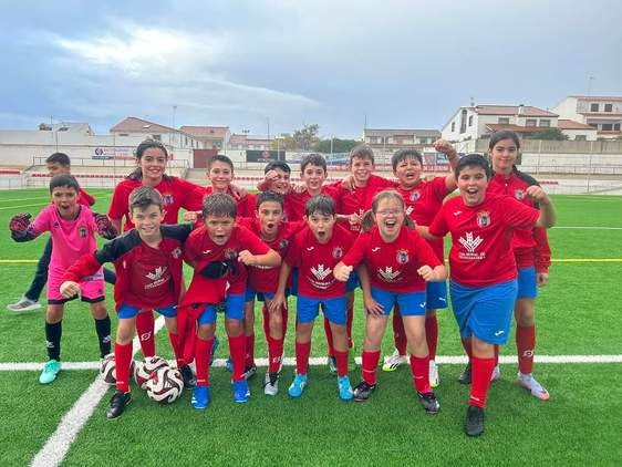 Buen viernes para la Escuela de Fútbol del CD Quintana