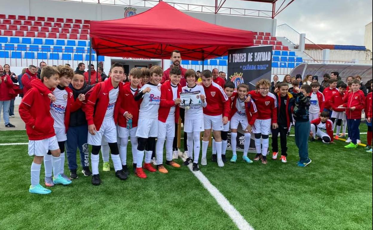 El CD Castuera Alevín conquista la primera edición del Torneo de Navidad «Cañada Real»
