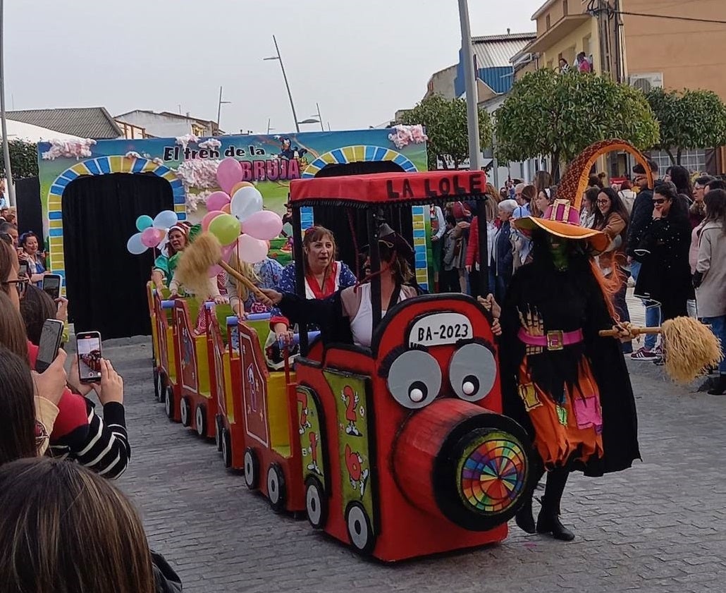 Fotos: Orginalidad, color y calidad en un lunes de Carnaval que brilló con luz propia