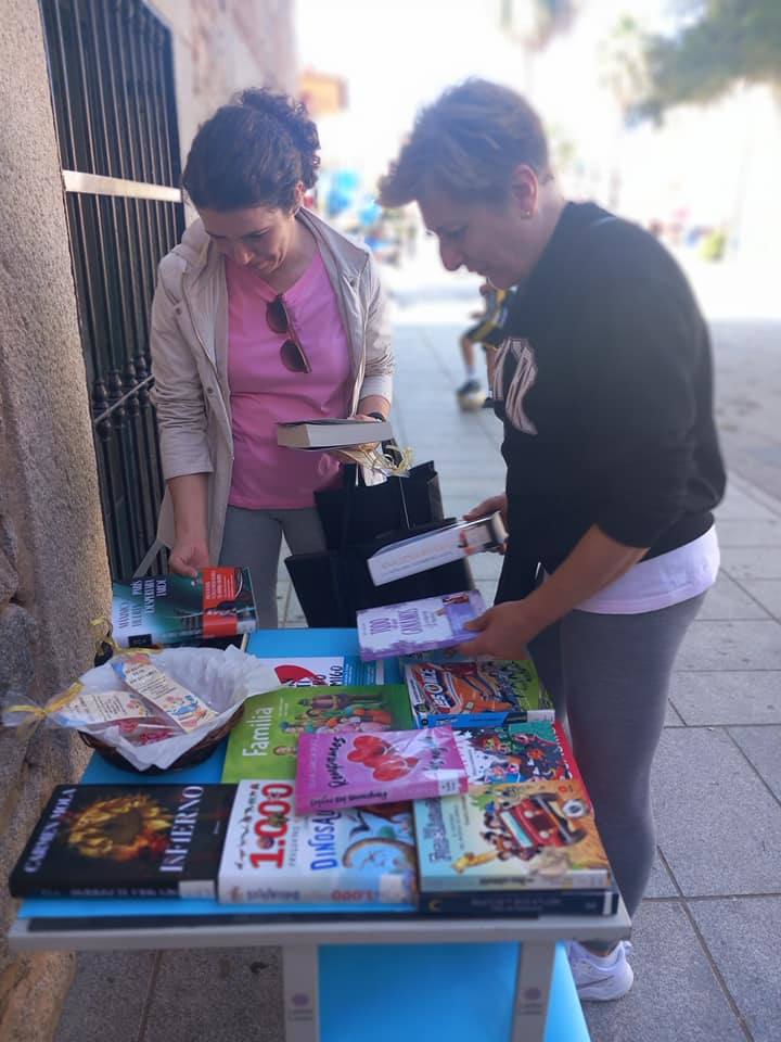 Los vecinos celebraron el Día del Libro en la calle