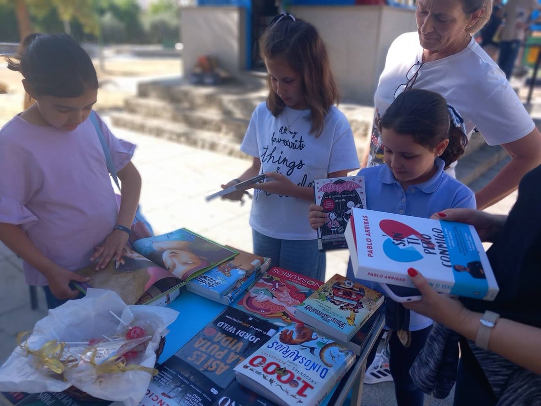 Los vecinos celebraron el Día del Libro en la calle