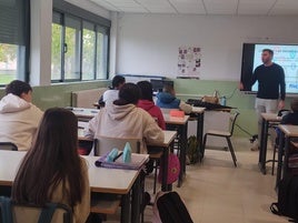 Charla de prevención en el IES Quintana sobre el acoso por internet