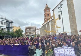 La concentración en la plaza de España frente al Ayuntamiento