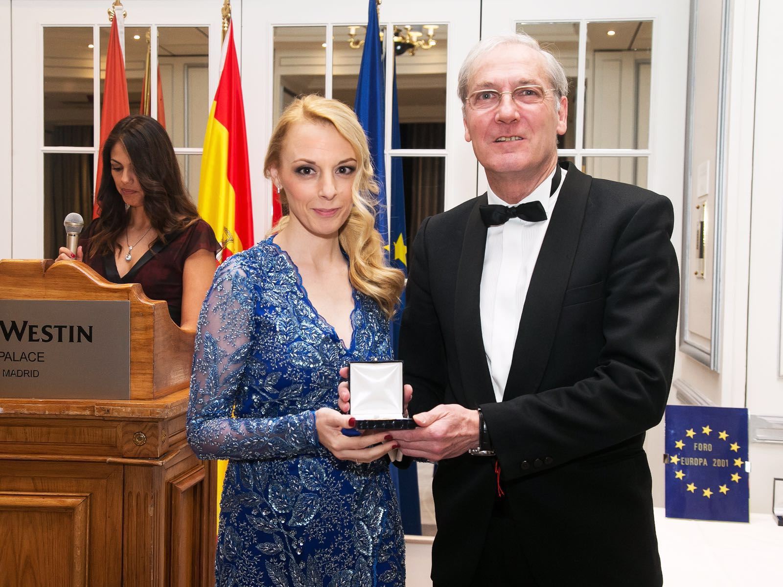 Cáceres recogiendo la Medalla de Oro al mérito profesional. CEDIDA
