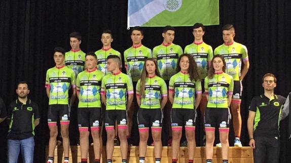 La presentación del equipo cadete Quintana Proingo Quima Team el pasado 2017 :: 