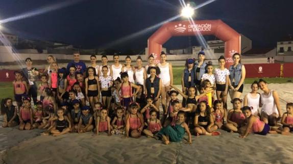 La exhibición de gimansia rítmica pone fin a un curso lleno de aprendizaje