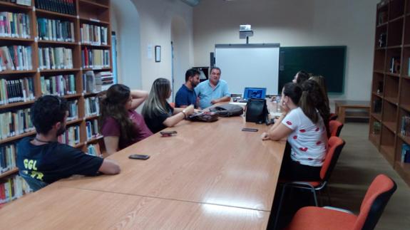 La biblioteca acoge la impartición de un curso de autoempleo