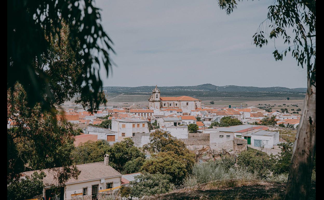 Vista de la localidad sanvicenteña desde «Los Canchos Blancos» 