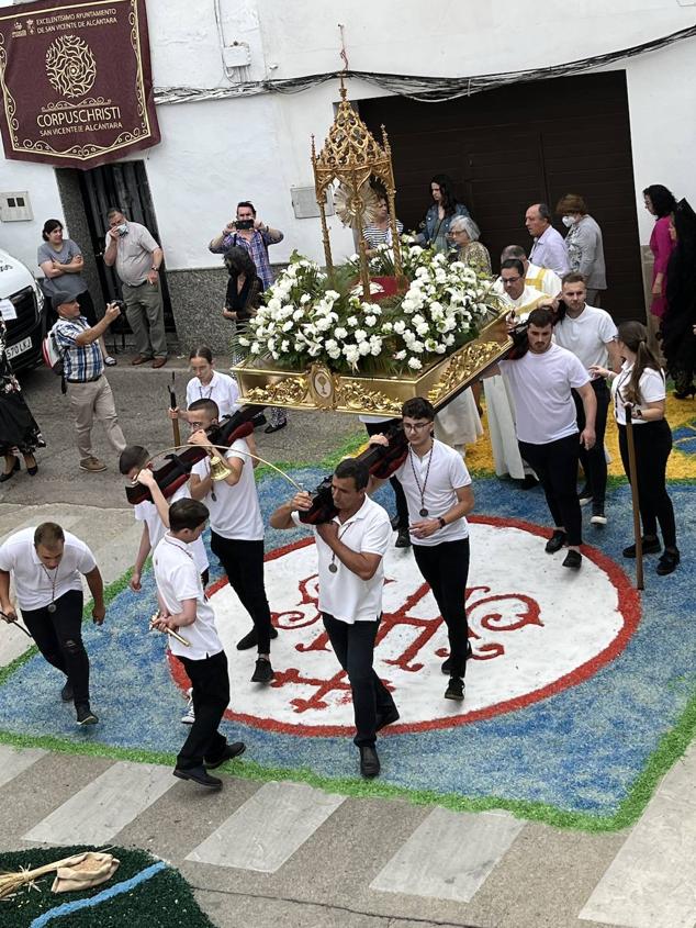 Fotos: San Vicente de Alcántara celebra el Corpus Christi