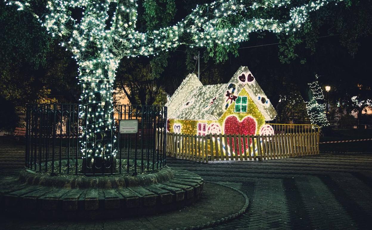 La casita de jenjibre se encuentra en el parque de España. 