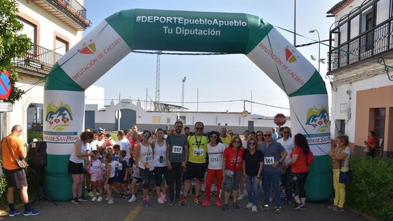 El colegio Pedro Vilallonga despide el curso con una carrera solidaria a favor de AOEx San Vicente