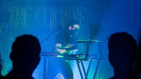 El artista sanvicenteño Malasangre, nominado a Mejor Directo en los Premios de la Música Extremeña