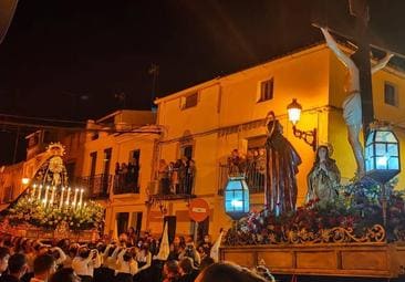 Uno de los encuentros que se producen en la Semana Santa sanvicenteña.