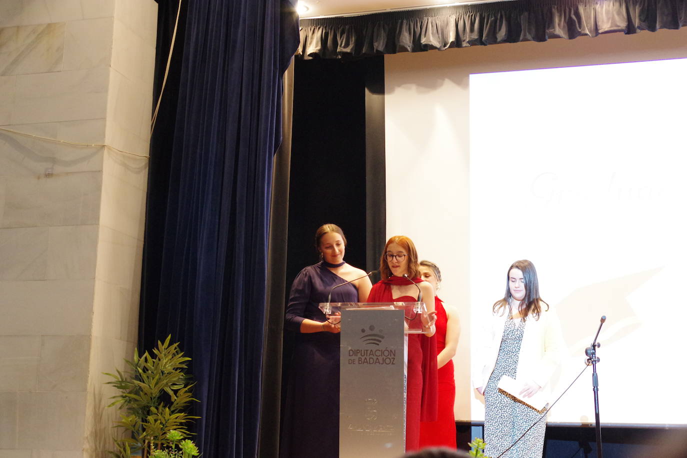 Graduados los alumnos de bachillerato y ciclo del instituto Joaquín Sama (II)