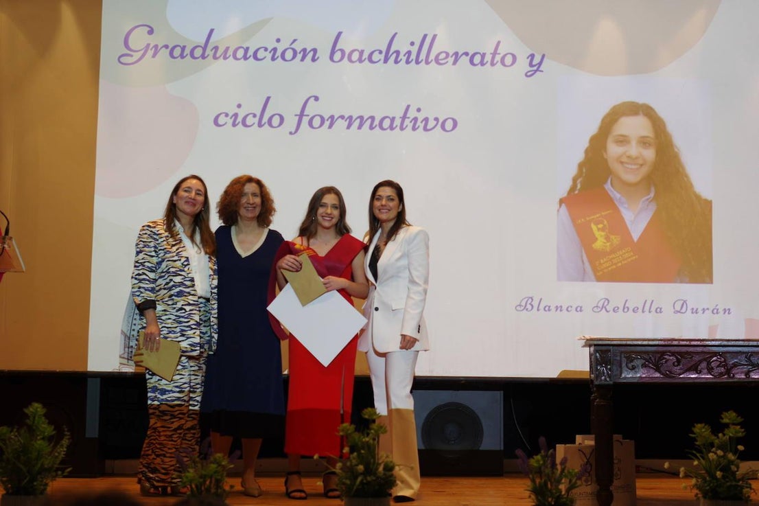 Graduados los alumnos de bachillerato y ciclo del instituto Joaquín Sama (II)