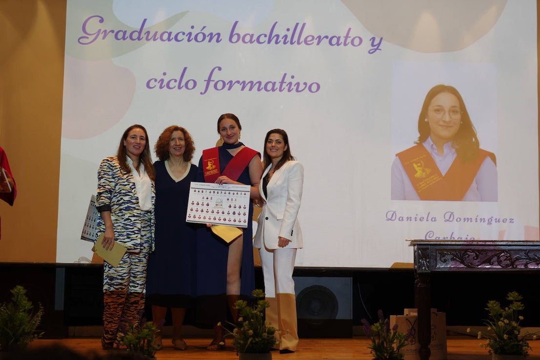 Graduados los alumnos de bachillerato y ciclo del instituto Joaquín Sama