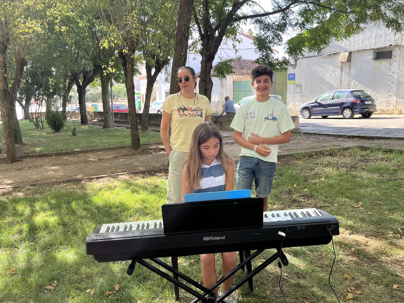 Imágenes del acto celebrado en memoria de José María Piris (II)