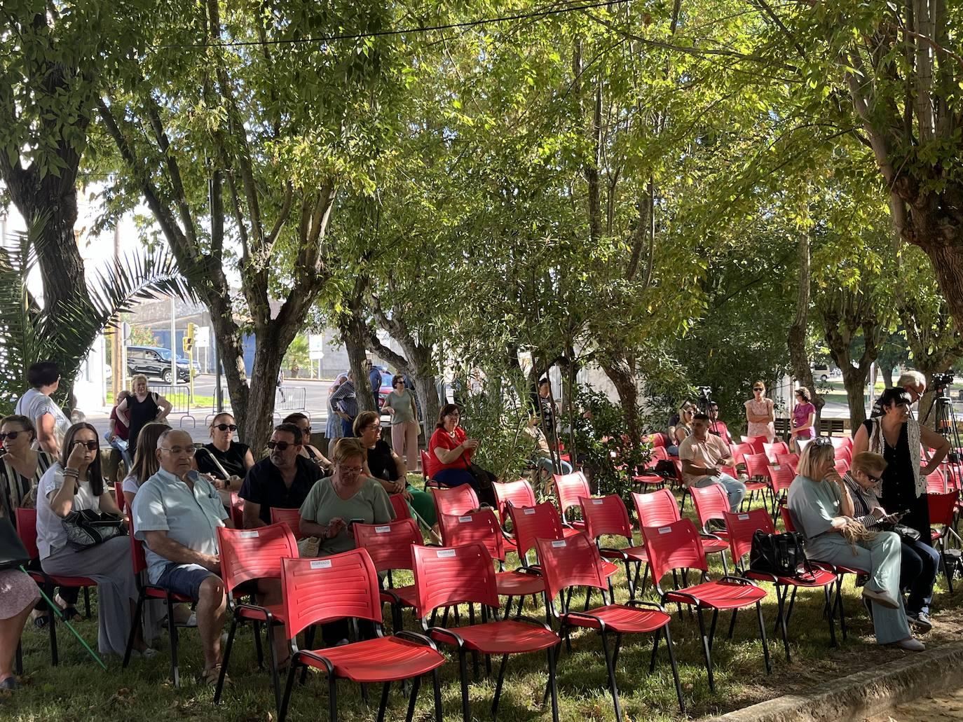 Imágenes del acto celebrado en memoria de José María Piris (II)