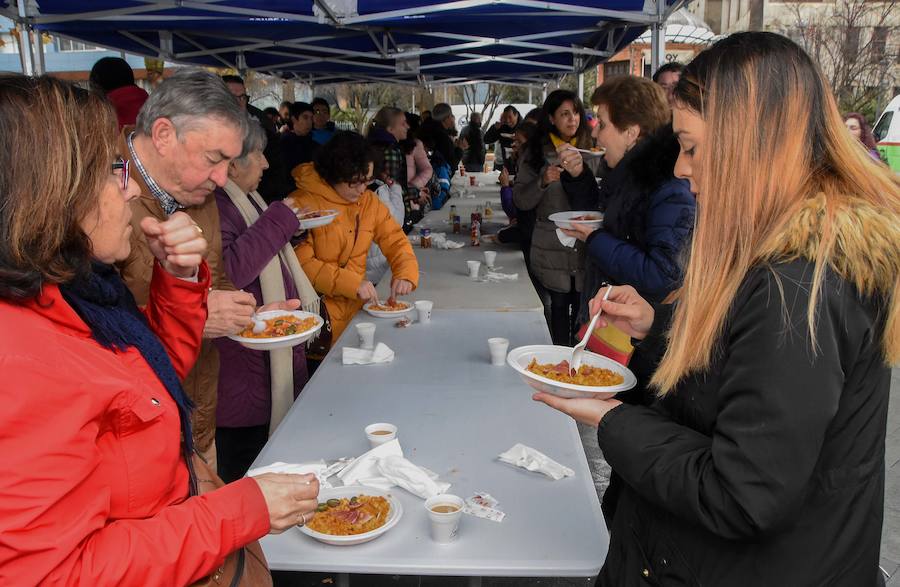 La lluvia que cayó a última hora de la mañana redujo la participación en el evento