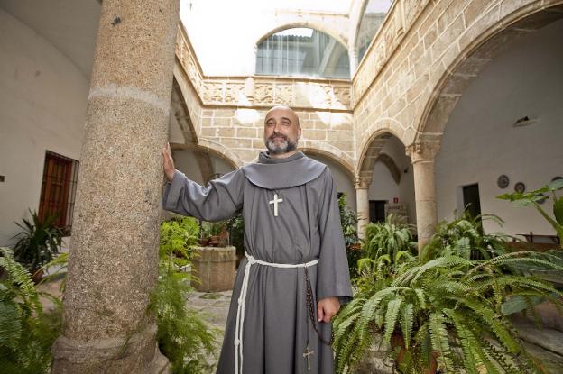 El fraile Alberto Chávez visitó el pasado viernes su congregación en Cáceres. :: jorge rey