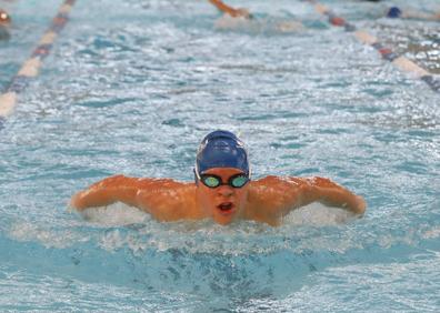 Imagen secundaria 1 - Guillermo no solo gana en la piscina