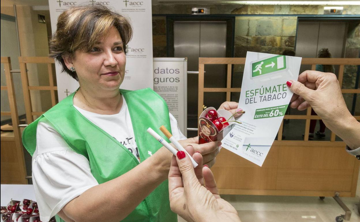 La AECC comienza en septiembre nuevos cursos para dejar de fumar en la provincia de Badajoz