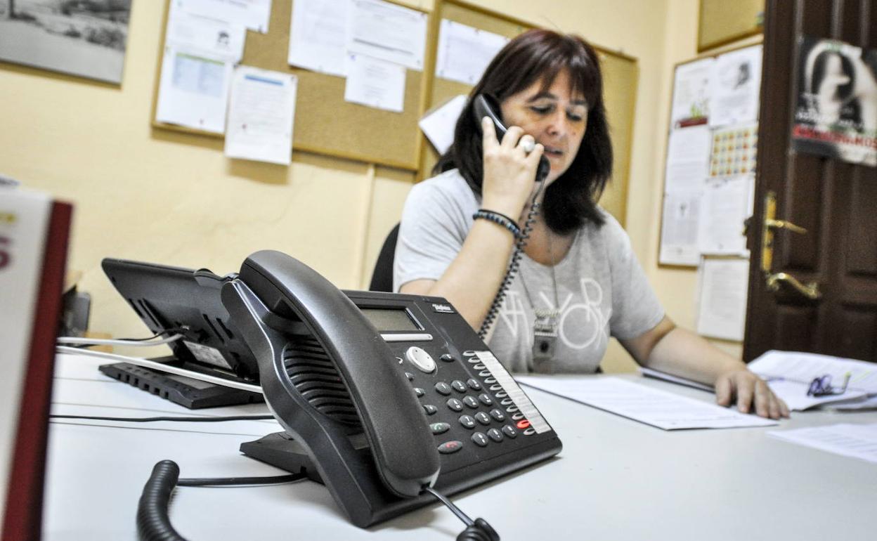 Aumentan las llamadas al Teléfono de la Esperanza de Badajoz debido al coronavirus