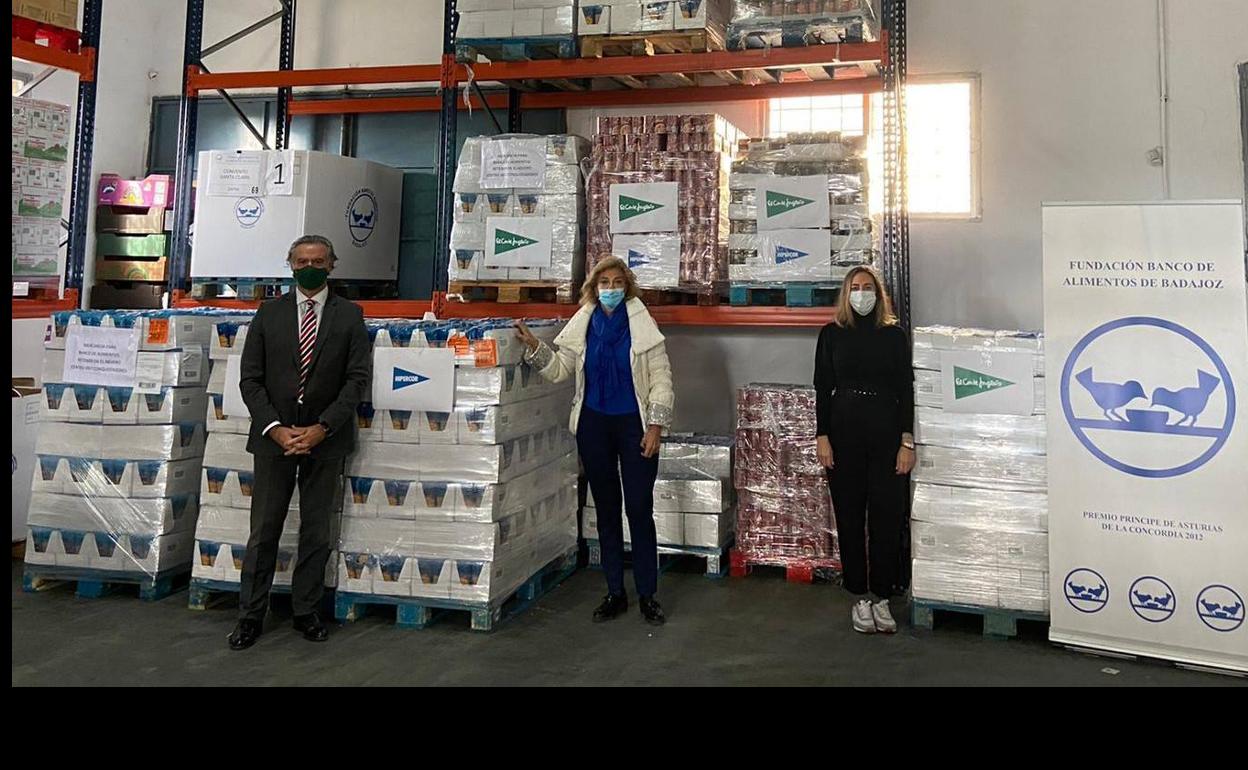 El Corte Ingles e Hipercor entregan 18 toneladas de comida al Banco de Alimentos de Badajoz