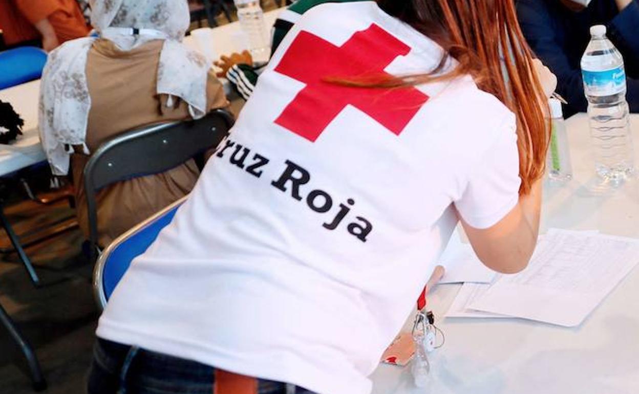 Cruz Roja en Extremadura refuerza su atención a personas en situación de soledad no deseada gracias al Fondo Liberbank
