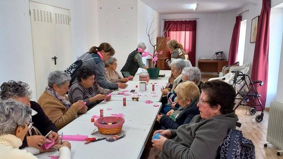 El programa 'Vivir la vejez acompañándonos' ayuda a paliar el aislamiento social y soledad de los mayores
