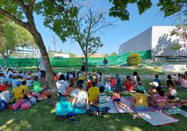 Asistentes a un campamento.