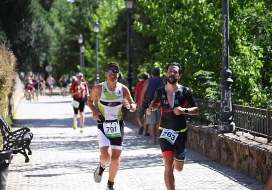La Federación Extremeña de Triatlón cambiará kilómetros por comida para donar al Banco de Alimentos