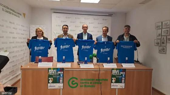 El Club Maratón retoma su carrera solidaria 'Badajoz Contra el Cáncer- X Homenaje a Antonio Pérez'