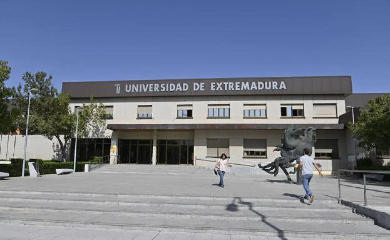 Imagen de archivo del Rectorado de la universidad de Extremadura. 