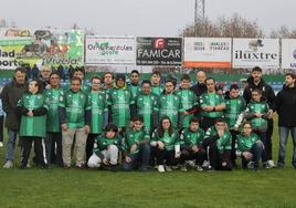 Presentación de parte del equipo en un partido del Villanovense.