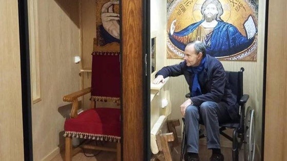 La concatedral de Santa María de Cáceres estrena un confesionario accesible y con aislamiento acústico y térmico